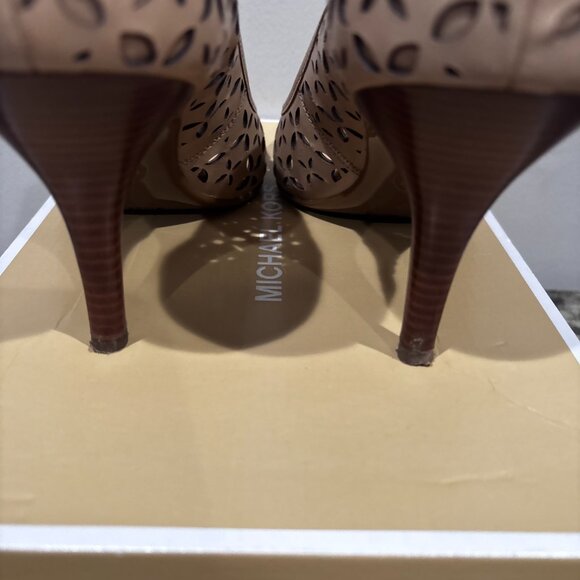Micheal Kors Women's MK Flex Mid Perforated Pumps Nude SZ: 9M - Picture 11 of 16
